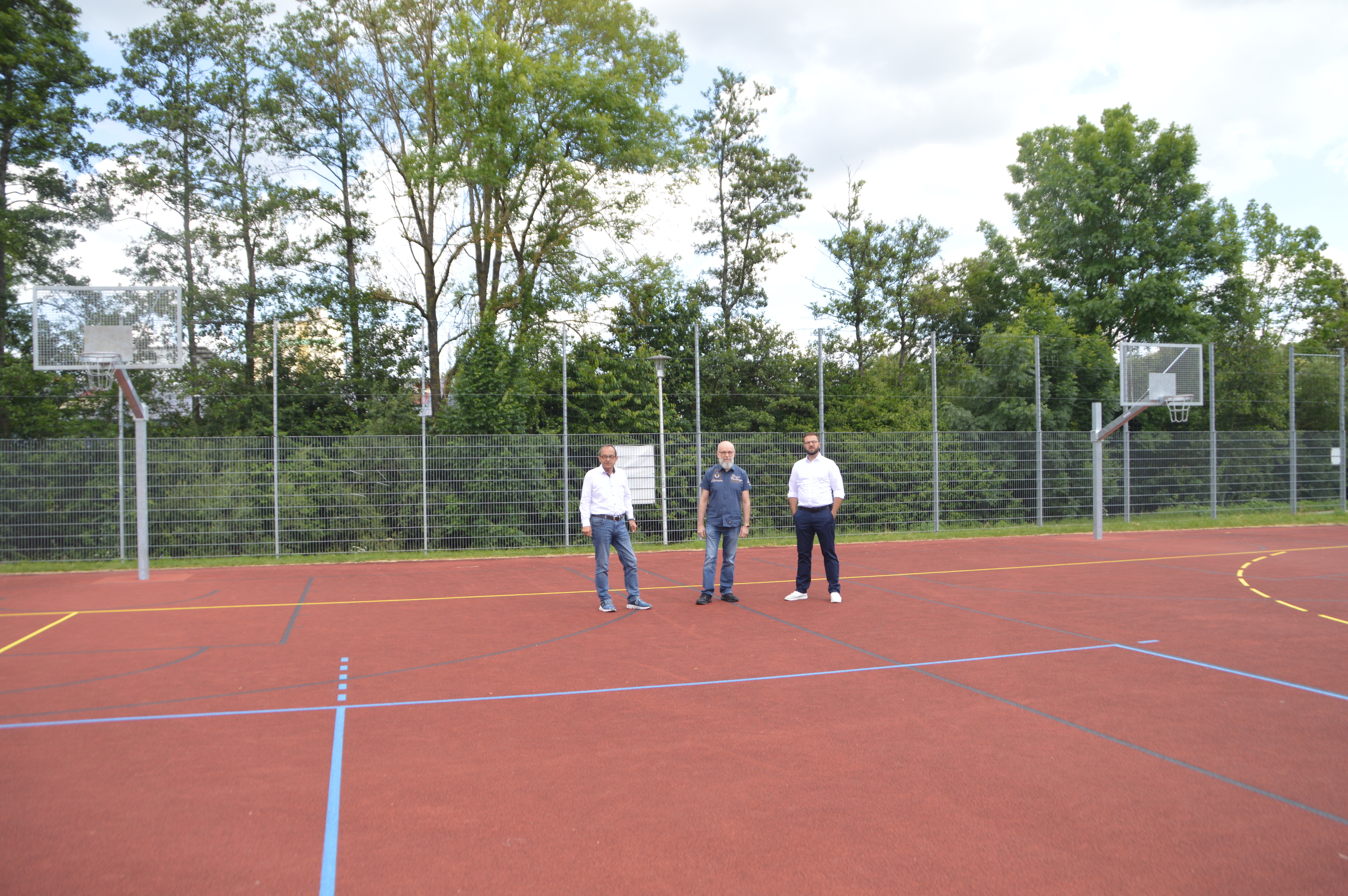 Übergabe der neuen Basketballanlage am Hallenbad 